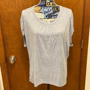 Mini chica high and low t shirt size small